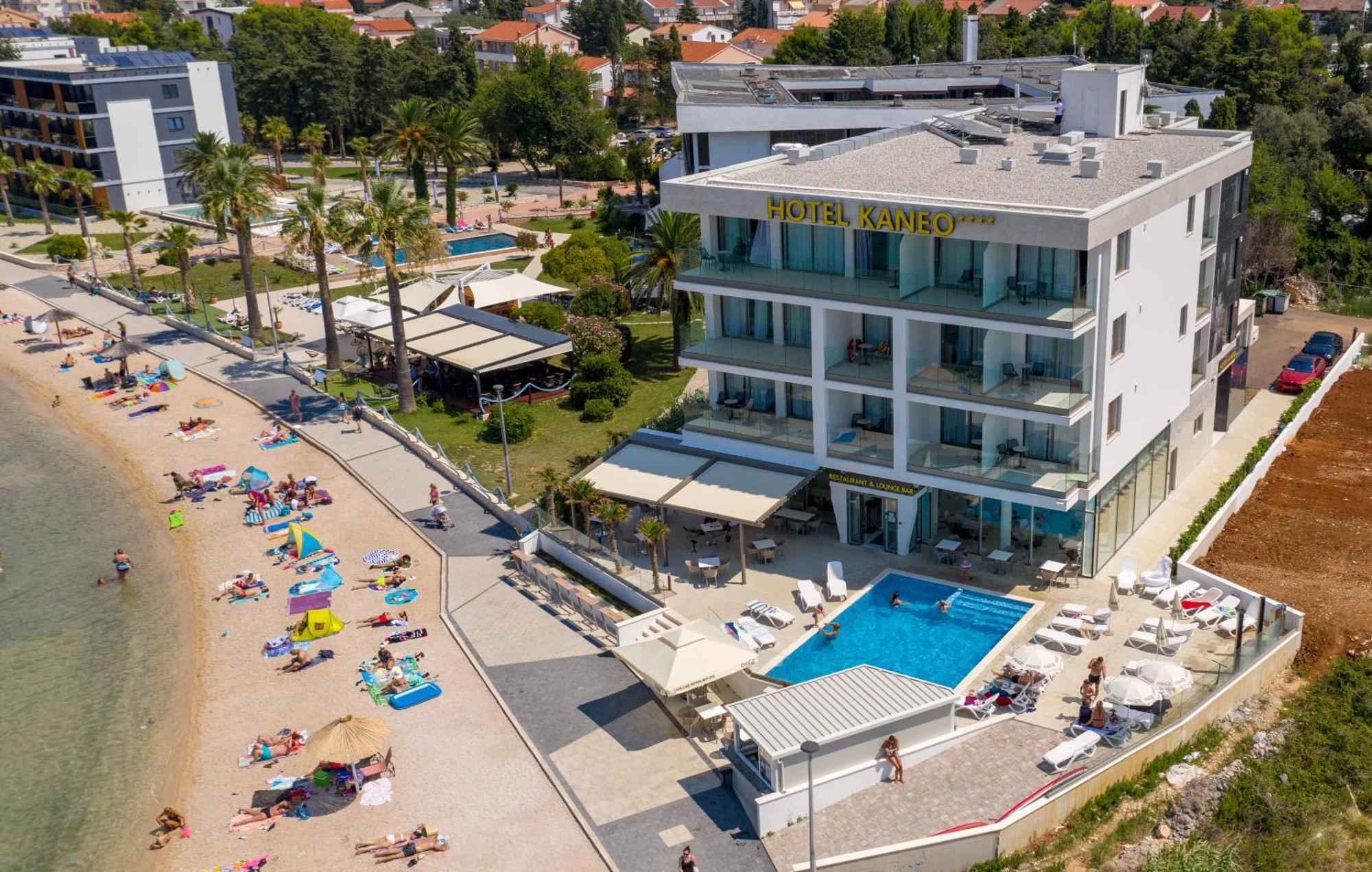 Kaneo Beach Hotel Novalja Exterior photo